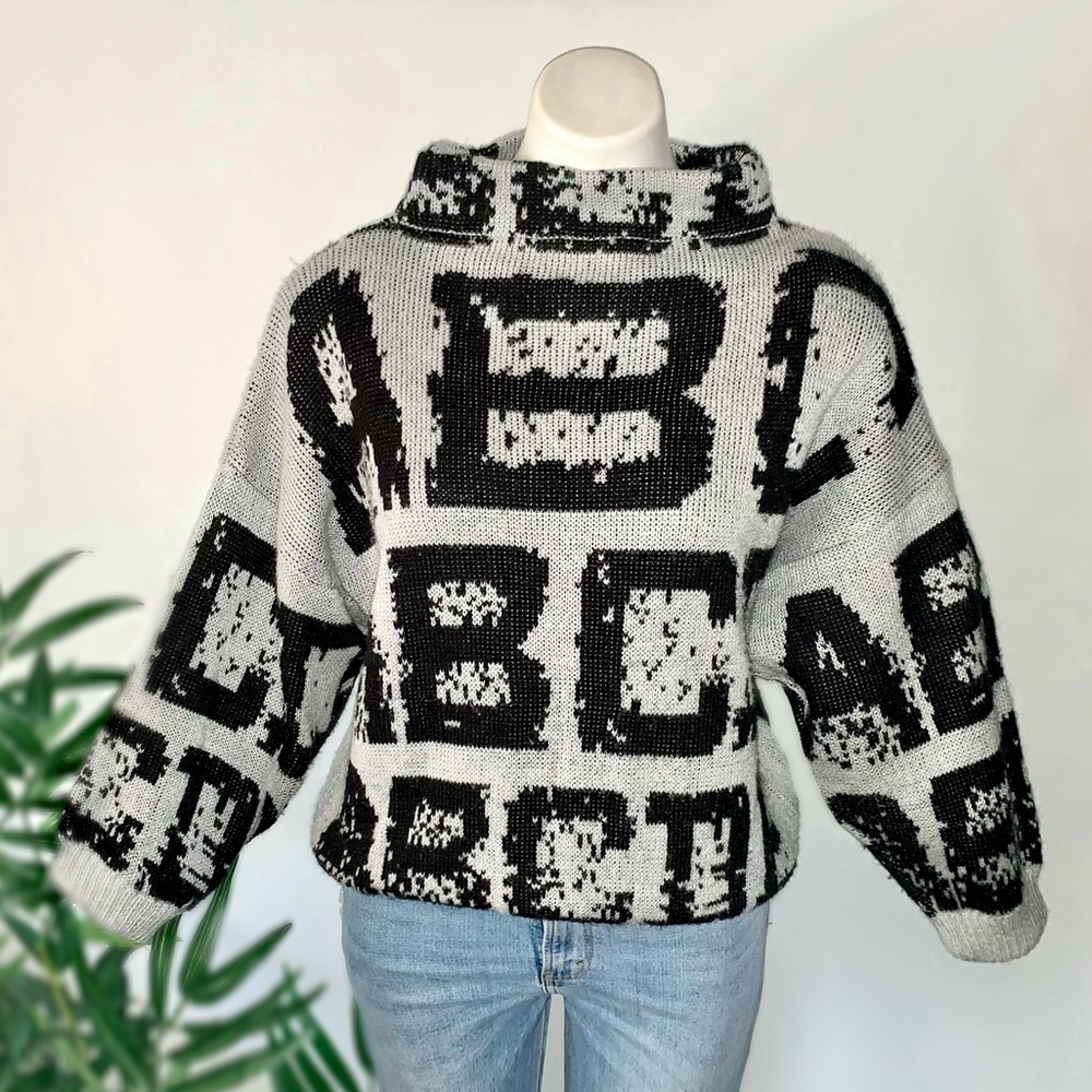 v i n t a g e :: Unique Artsy Alphabet Letter Knit Sweater